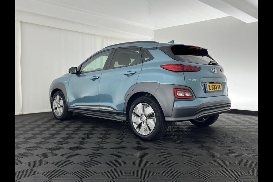 Hyundai Kona EV Fashion 64 kWh [ 3-Fase ] { SOH-100% } (INCL-BTW) Aut. *PANO | KRELL-AUDIO | HEAD-UP | NAVI-FULLMAP | KEYLESS | SHIFT-PADDLES | LANE-ASSIST | BLIND-SPOT | CAMERA | DAB | ECC | PDC | ADAPTIVE-CRUISE | COMFORT-SEATS | 17"ALU*