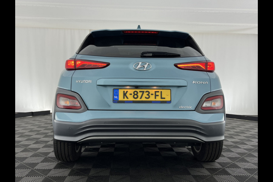 Hyundai Kona EV Fashion 64 kWh [ 3-Fase ] { SOH-100% } (INCL-BTW) Aut. *PANO | KRELL-AUDIO | HEAD-UP | NAVI-FULLMAP | KEYLESS | SHIFT-PADDLES | LANE-ASSIST | BLIND-SPOT | CAMERA | DAB | ECC | PDC | ADAPTIVE-CRUISE | COMFORT-SEATS | 17"ALU*