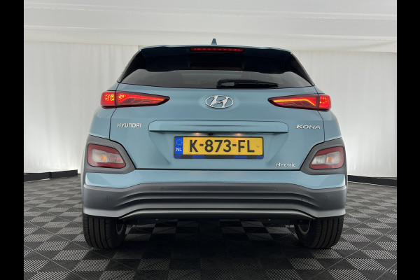 Hyundai Kona EV Fashion 64 kWh [ 3-Fase ] { SOH-100% } (INCL-BTW) Aut. *PANO | KRELL-AUDIO | HEAD-UP | NAVI-FULLMAP | KEYLESS | SHIFT-PADDLES | LANE-ASSIST | BLIND-SPOT | CAMERA | DAB | ECC | PDC | ADAPTIVE-CRUISE | COMFORT-SEATS | 17"ALU*