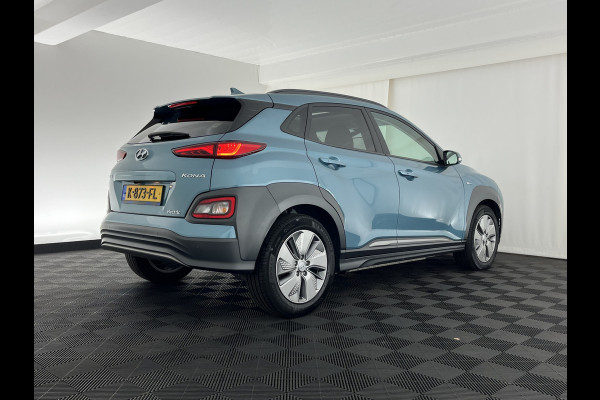 Hyundai Kona EV Fashion 64 kWh [ 3-Fase ] { SOH-100% } (INCL-BTW) Aut. *PANO | KRELL-AUDIO | HEAD-UP | NAVI-FULLMAP | KEYLESS | SHIFT-PADDLES | LANE-ASSIST | BLIND-SPOT | CAMERA | DAB | ECC | PDC | ADAPTIVE-CRUISE | COMFORT-SEATS | 17"ALU*