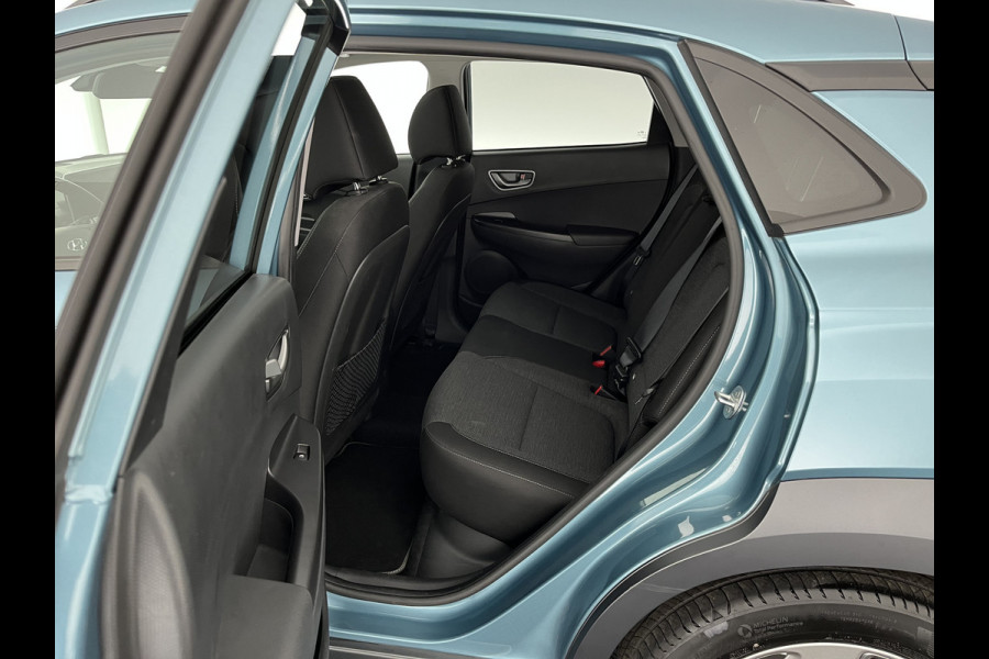 Hyundai Kona EV Fashion 64 kWh [ 3-Fase ] { SOH-100% } (INCL-BTW) Aut. *PANO | KRELL-AUDIO | HEAD-UP | NAVI-FULLMAP | KEYLESS | SHIFT-PADDLES | LANE-ASSIST | BLIND-SPOT | CAMERA | DAB | ECC | PDC | ADAPTIVE-CRUISE | COMFORT-SEATS | 17"ALU*
