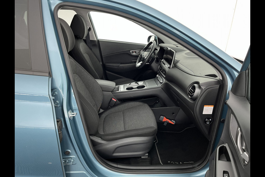 Hyundai Kona EV Fashion 64 kWh [ 3-Fase ] { SOH-100% } (INCL-BTW) Aut. *PANO | KRELL-AUDIO | HEAD-UP | NAVI-FULLMAP | KEYLESS | SHIFT-PADDLES | LANE-ASSIST | BLIND-SPOT | CAMERA | DAB | ECC | PDC | ADAPTIVE-CRUISE | COMFORT-SEATS | 17"ALU*