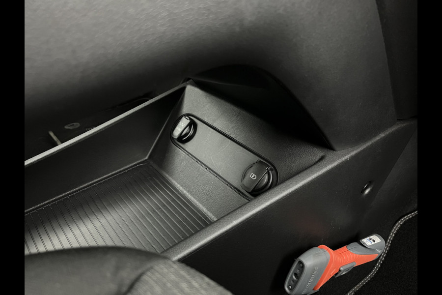 Hyundai Kona EV Fashion 64 kWh [ 3-Fase ] { SOH-100% } (INCL-BTW) Aut. *PANO | KRELL-AUDIO | HEAD-UP | NAVI-FULLMAP | KEYLESS | SHIFT-PADDLES | LANE-ASSIST | BLIND-SPOT | CAMERA | DAB | ECC | PDC | ADAPTIVE-CRUISE | COMFORT-SEATS | 17"ALU*