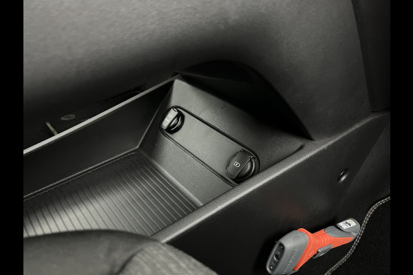 Hyundai Kona EV Fashion 64 kWh [ 3-Fase ] { SOH-100% } (INCL-BTW) Aut. *PANO | KRELL-AUDIO | HEAD-UP | NAVI-FULLMAP | KEYLESS | SHIFT-PADDLES | LANE-ASSIST | BLIND-SPOT | CAMERA | DAB | ECC | PDC | ADAPTIVE-CRUISE | COMFORT-SEATS | 17"ALU*