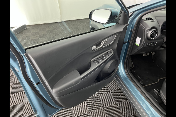 Hyundai Kona EV Fashion 64 kWh [ 3-Fase ] { SOH-100% } (INCL-BTW) Aut. *PANO | KRELL-AUDIO | HEAD-UP | NAVI-FULLMAP | KEYLESS | SHIFT-PADDLES | LANE-ASSIST | BLIND-SPOT | CAMERA | DAB | ECC | PDC | ADAPTIVE-CRUISE | COMFORT-SEATS | 17"ALU*