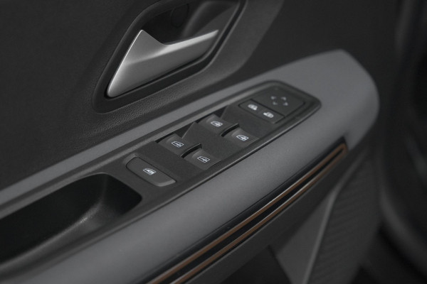 Dacia Jogger TCe 110 Extreme | 7 Zitplaatsen | Camera | Dodehoekdetectie | Stoelverwarming | Apple Carplay