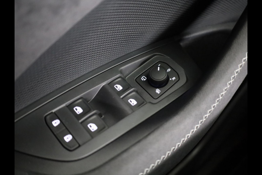 Škoda Kodiaq 1.5 TSI PHEV Sportline Business 204pk | Blind Spot | Adaptive Cruise | Stoelverwarming | Camera | Light & View