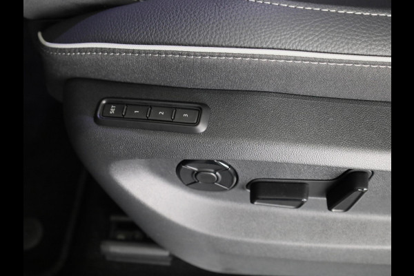 Škoda Kodiaq 1.5 TSI PHEV Sportline Business 204pk | Trekhaak | Panoramadak | Light & View pakket