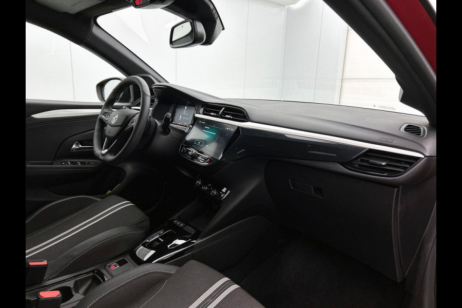 Opel Corsa 1.2 Turbo 136pk Hybrid GS Auto. | Navigatie | Apple Carplay/Android Auto | Camera | Parkeersensoren | Cruise Control | Dodehoek assistent | Stoel- en stuurverwarming | Full-LED-Matrix-koplamp | Airco | Lichtmetalen velgen
