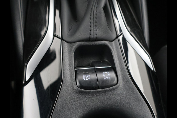 Toyota Corolla 1.8 HYBRID FIRST EDITION *BTW* + ADAPTIVE CRUISE / 17 INCH / LED / NAVIGATIE