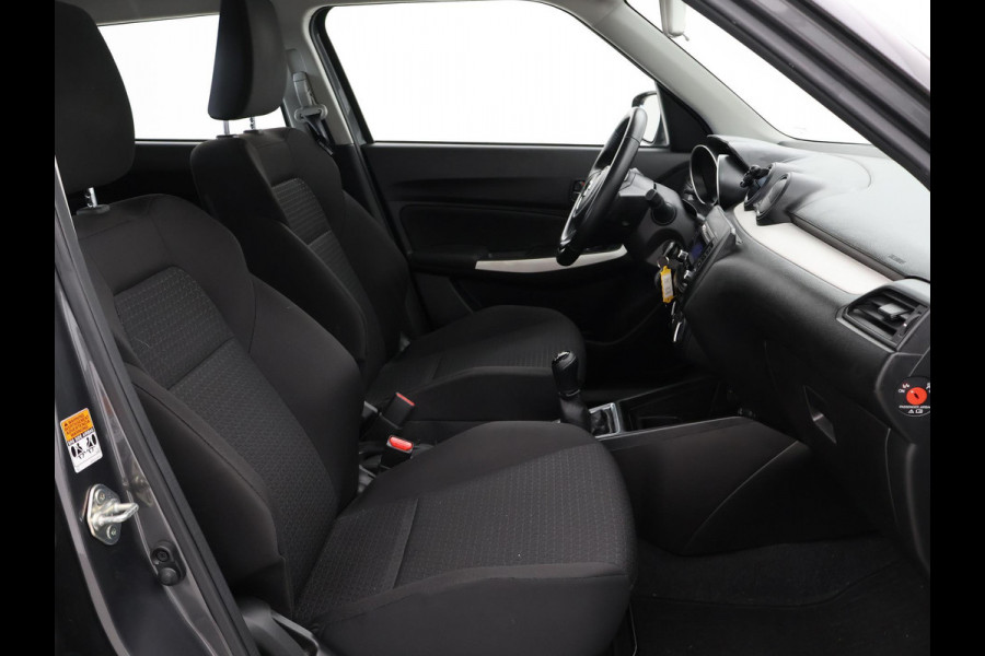 Suzuki Swift 1.2 COMFORT SMART HYBRID + ADAPTIVE CRUISE / LED / AIRCO
