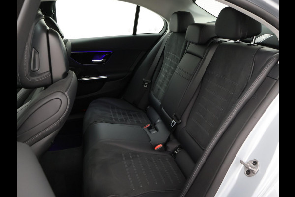 Mercedes-Benz C-Klasse 180 AMG LINE SEDAN + SFEERVERLICHTING | CAMERA | STOELVERW.