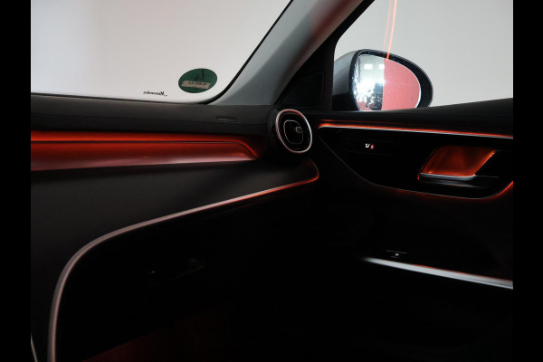 Mercedes-Benz C-Klasse 180 AMG LINE SEDAN + SFEERVERLICHTING | CAMERA | STOELVERW.