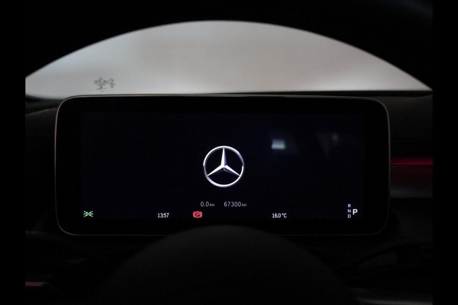 Mercedes-Benz C-Klasse 180 AMG LINE SEDAN + SFEERVERLICHTING | CAMERA | STOELVERW.