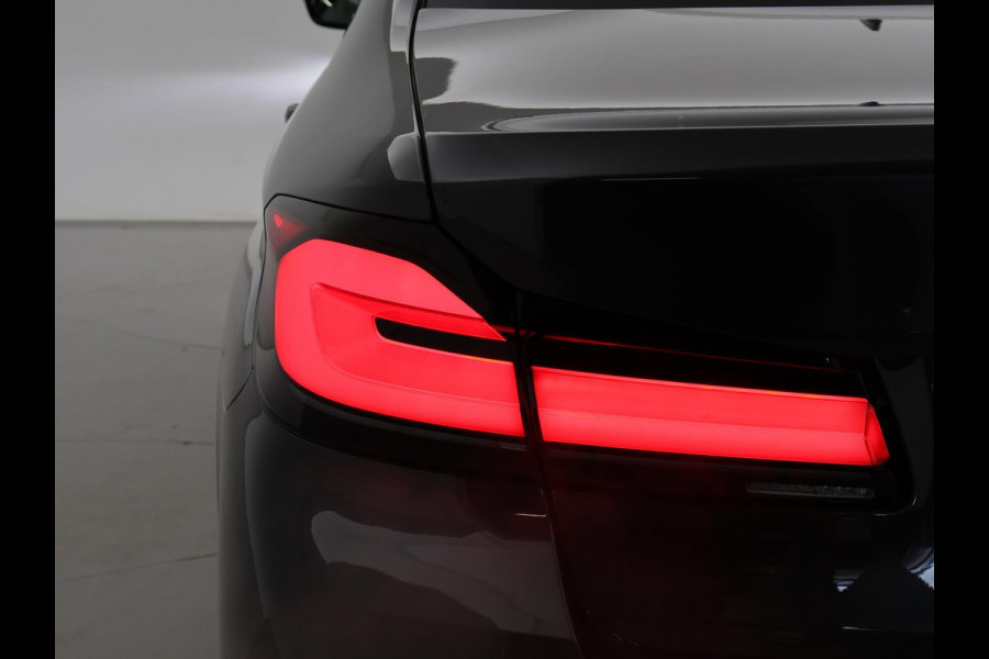 BMW 5 Serie 540i M-SPORT 3.0I 333 PK SEDAN + NAPPA LEDER / LASER LED / HEAD-UP / SCHUIFDAK