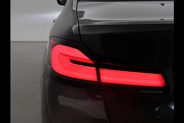 BMW 5 Serie 540i M-SPORT 3.0I 333 PK SEDAN + NAPPA LEDER / LASER LED / HEAD-UP / SCHUIFDAK