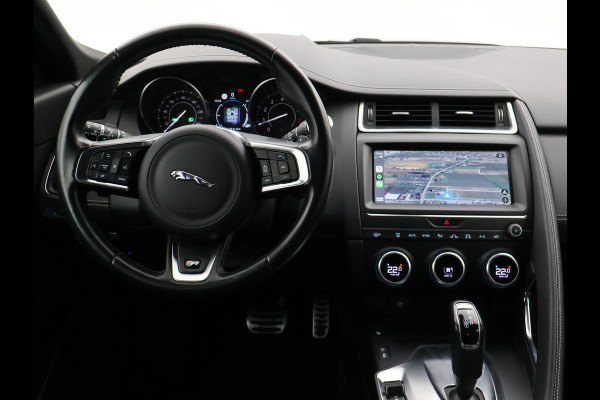 Jaguar E-Pace 2.0 TURBO P250 AWD R-DYNAMIC SE + PANORAMA / LEDER / CAMERA