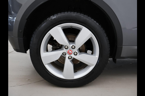 Jaguar E-Pace 2.0 TURBO P250 AWD R-DYNAMIC SE + PANORAMA / LEDER / CAMERA