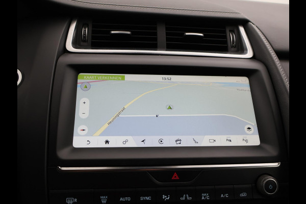 Jaguar E-Pace 2.0 TURBO P250 AWD R-DYNAMIC SE + PANORAMA / LEDER / CAMERA