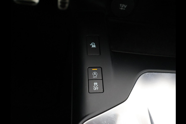 Jaguar E-Pace 2.0 TURBO P250 AWD R-DYNAMIC SE + PANORAMA / LEDER / CAMERA