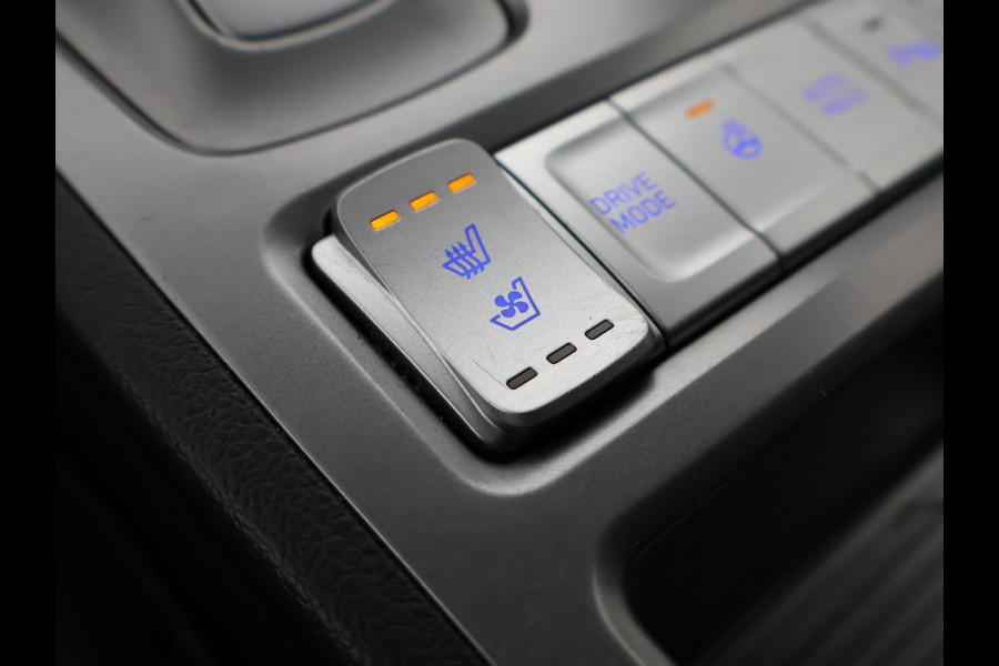 Hyundai Kona EV PREMIUM 64 kWh + SCHUIFDAK | KRELL AUDIO | STOELVENTILATIE | HEAD-UP | LEDER | ADAPTIVE CRUISE