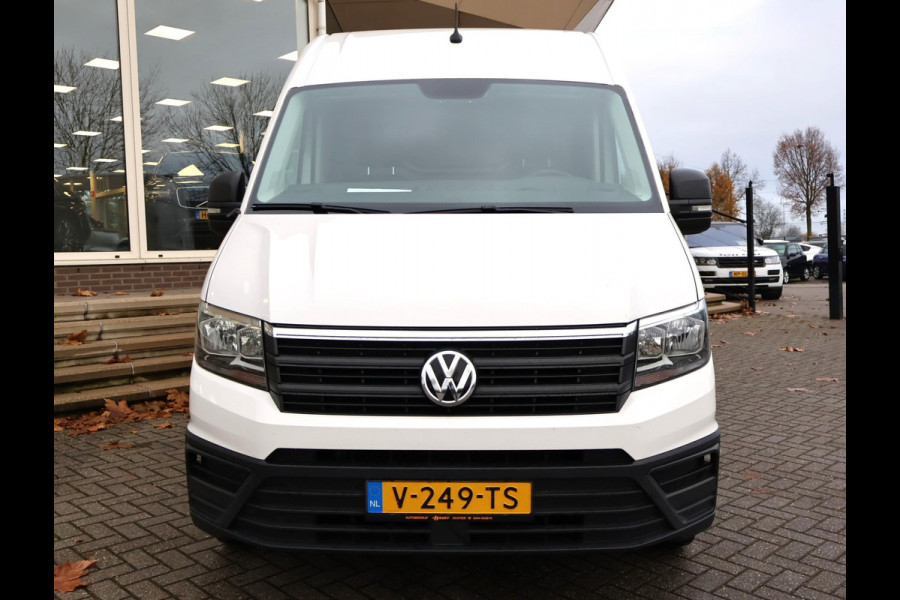 Volkswagen Crafter 35 2.0 TDI 140 PK L3H3 + 3000 KG TREKHAAK + NAVIGATIE / CAMERA / DAB / APPLE CARPLAY