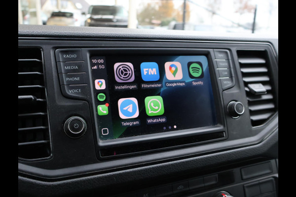 Volkswagen Crafter 35 2.0 TDI 140 PK L3H3 + 3000 KG TREKHAAK + NAVIGATIE / CAMERA / DAB / APPLE CARPLAY