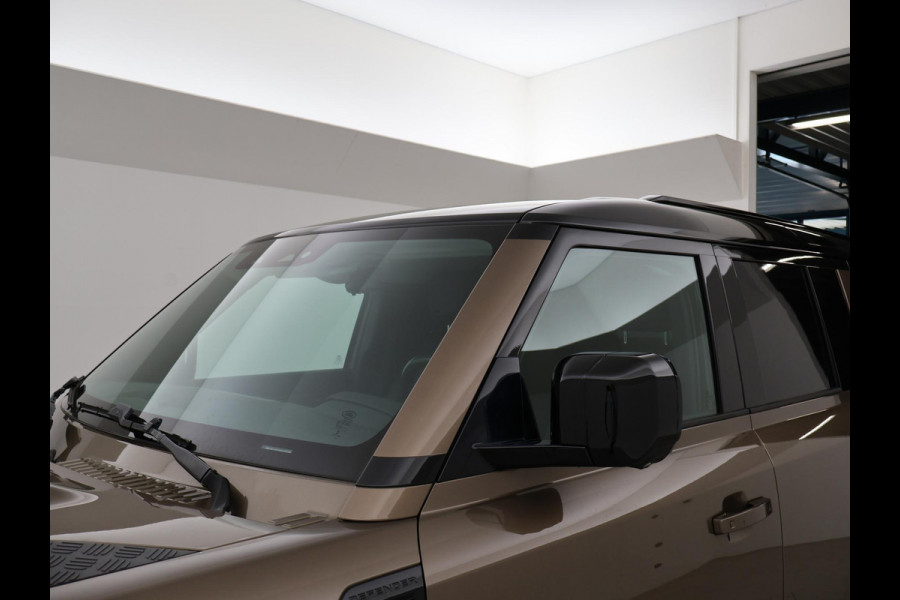 Land Rover Defender 2.0 D240 110 GRIJS KENTEKEN + PANORAMADAK | 360 CAMERA | WEGKL. TREKHAAK | MERIDIAN | LUCHTVERING