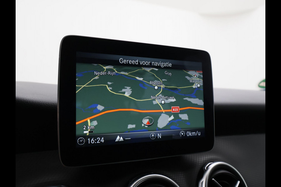 Mercedes-Benz GLA 180 *74.453 KM* + STOELVERWARMING | LED | CAMERA | NAVI | ELEKTR. ACHTERKLEP