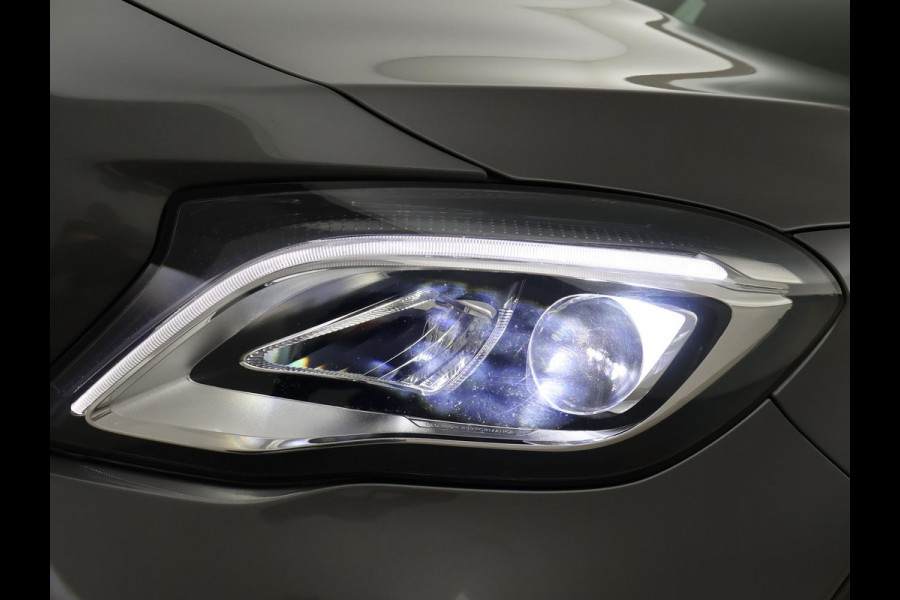 Mercedes-Benz GLA 180 *74.453 KM* + STOELVERWARMING | LED | CAMERA | NAVI | ELEKTR. ACHTERKLEP