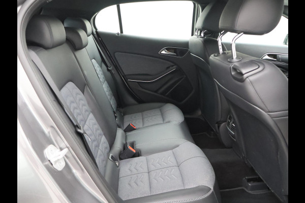 Mercedes-Benz GLA 180 *74.453 KM* + STOELVERWARMING | LED | CAMERA | NAVI | ELEKTR. ACHTERKLEP