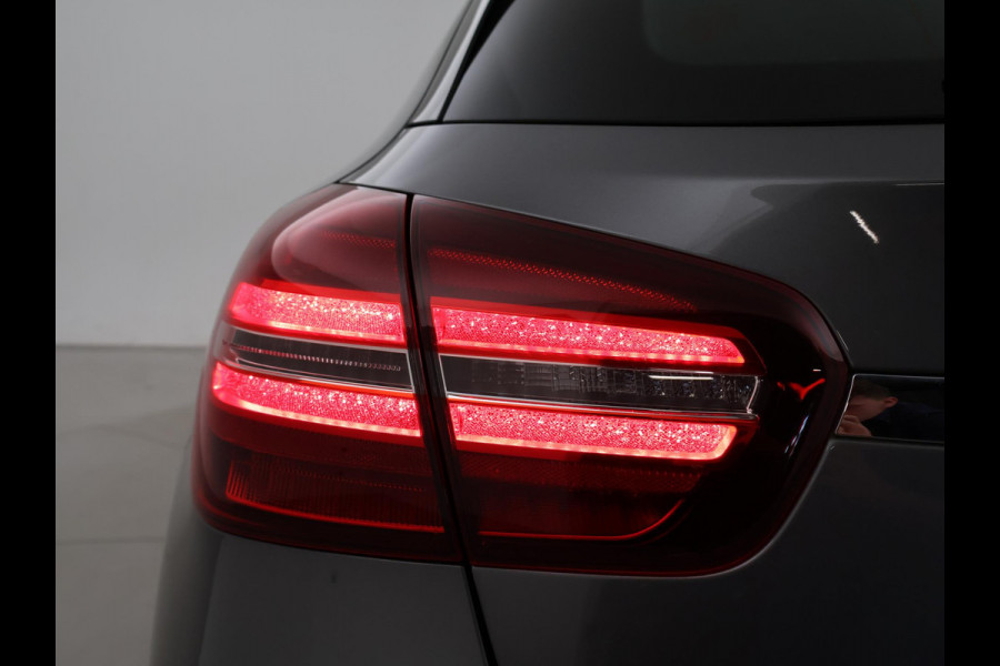 Mercedes-Benz GLA 180 *74.453 KM* + STOELVERWARMING | LED | CAMERA | NAVI | ELEKTR. ACHTERKLEP