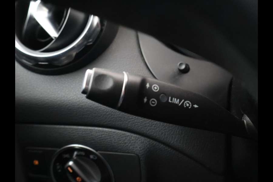 Mercedes-Benz GLA 180 *74.453 KM* + STOELVERWARMING | LED | CAMERA | NAVI | ELEKTR. ACHTERKLEP