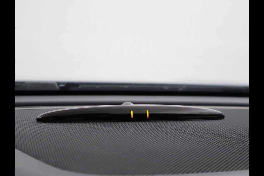 Mercedes-Benz GLA 180 *74.453 KM* + STOELVERWARMING | LED | CAMERA | NAVI | ELEKTR. ACHTERKLEP