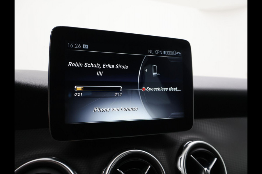 Mercedes-Benz GLA 180 *74.453 KM* + STOELVERWARMING | LED | CAMERA | NAVI | ELEKTR. ACHTERKLEP