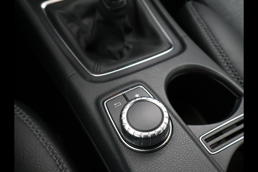 Mercedes-Benz GLA 180 *74.453 KM* + STOELVERWARMING | LED | CAMERA | NAVI | ELEKTR. ACHTERKLEP