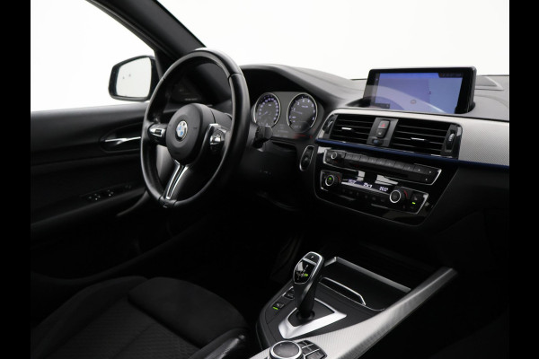 BMW 1-serie M140i 340 PK M-SPORT AUT8 + HARMAN/KARDON | 19 INCH | SPORTUITLAAT | CAMERA | STOELVERWARMING