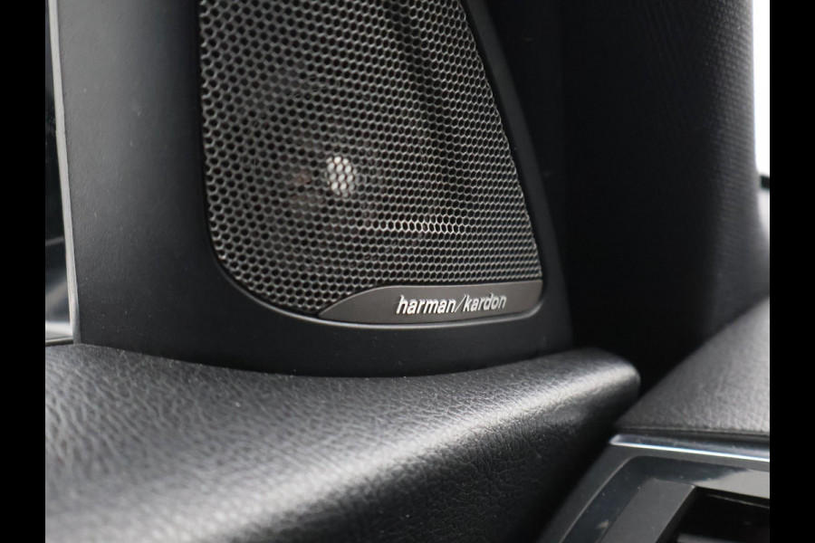 BMW 1-serie M140i 340 PK M-SPORT AUT8 + HARMAN/KARDON | 19 INCH | SPORTUITLAAT | CAMERA | STOELVERWARMING