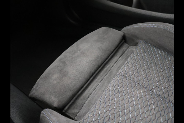 BMW 1-serie M140i 340 PK M-SPORT AUT8 + HARMAN/KARDON | 19 INCH | SPORTUITLAAT | CAMERA | STOELVERWARMING