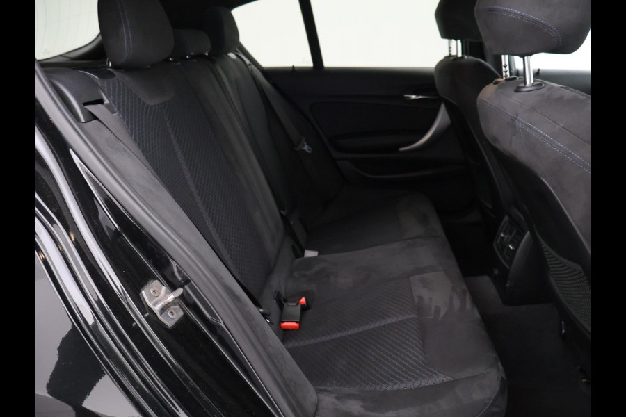 BMW 1-serie M140i 340 PK M-SPORT AUT8 + HARMAN/KARDON | 19 INCH | SPORTUITLAAT | CAMERA | STOELVERWARMING