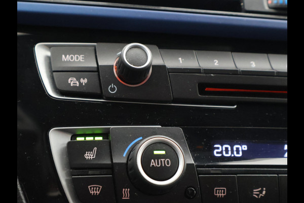 BMW 1-serie M140i 340 PK M-SPORT AUT8 + HARMAN/KARDON | 19 INCH | SPORTUITLAAT | CAMERA | STOELVERWARMING