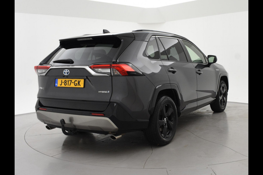 Toyota RAV4 2.5 HYBRID AWD BI-TONE + TREKHAAK | CARPLAY | CAMERA | STUUR/STOELVERWARMING