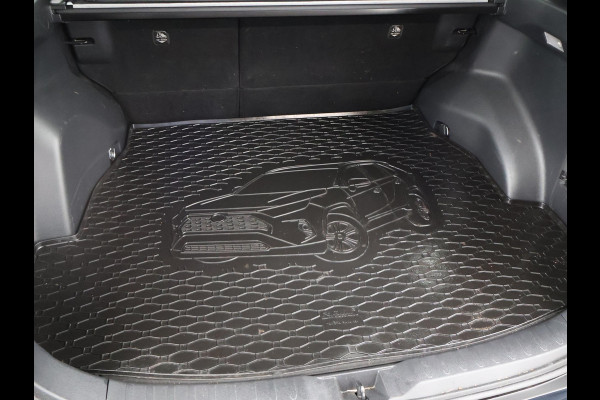 Toyota RAV4 2.5 HYBRID AWD BI-TONE + TREKHAAK | CARPLAY | CAMERA | STUUR/STOELVERWARMING