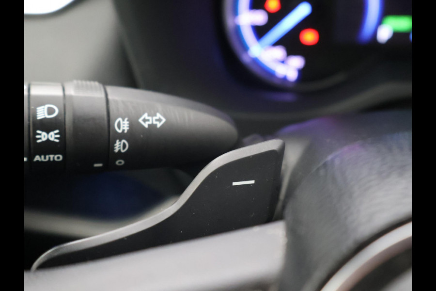 Toyota RAV4 2.5 HYBRID AWD BI-TONE + TREKHAAK | CARPLAY | CAMERA | STUUR/STOELVERWARMING