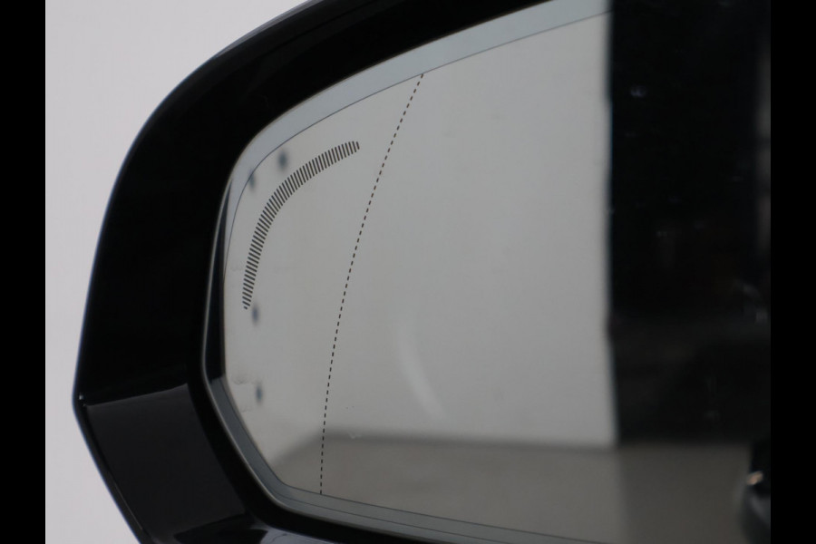 Volvo V60 2.0 T4 190 PK R-DESIGN + PANORAMADAK | WEGKL. TREKHAAK | STUURVERW. | ADAPTIVE CRUISE CONTROL