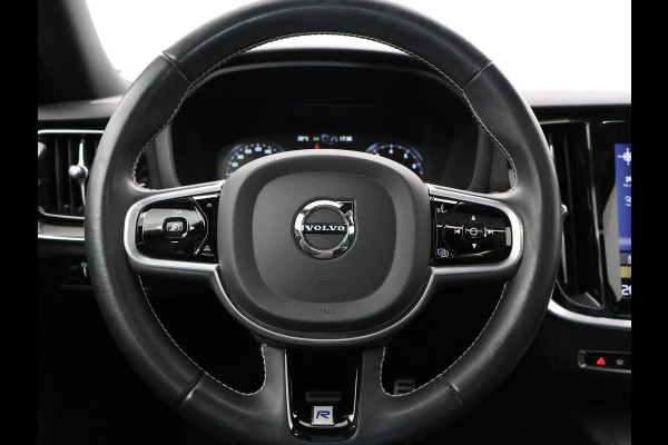Volvo V60 2.0 T4 190 PK R-DESIGN + PANORAMADAK | WEGKL. TREKHAAK | STUURVERW. | ADAPTIVE CRUISE CONTROL