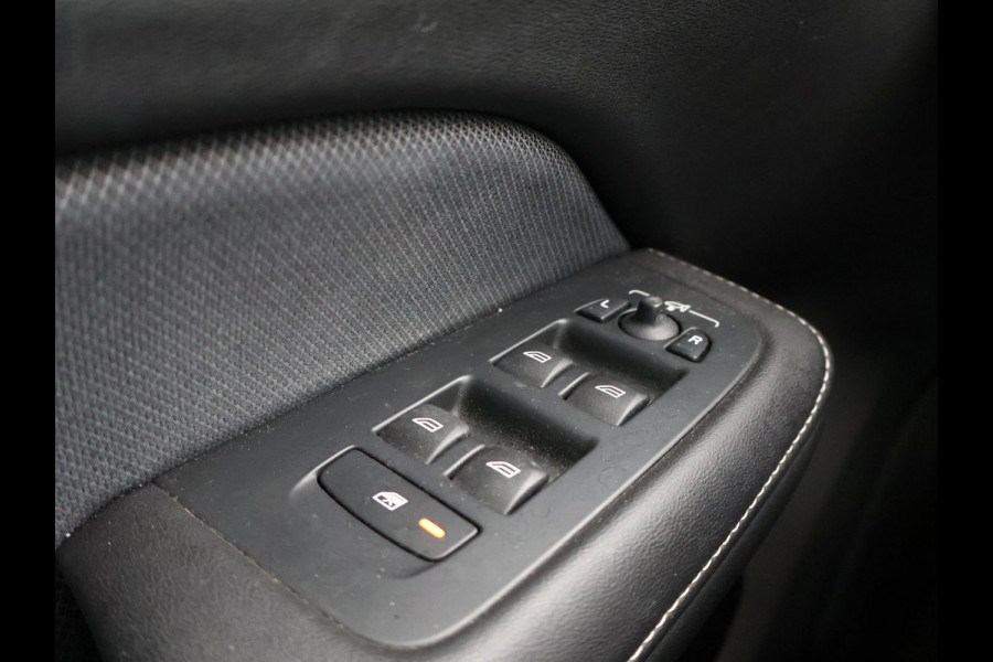 Volvo V60 2.0 T4 190 PK R-DESIGN + PANORAMADAK | WEGKL. TREKHAAK | STUURVERW. | ADAPTIVE CRUISE CONTROL