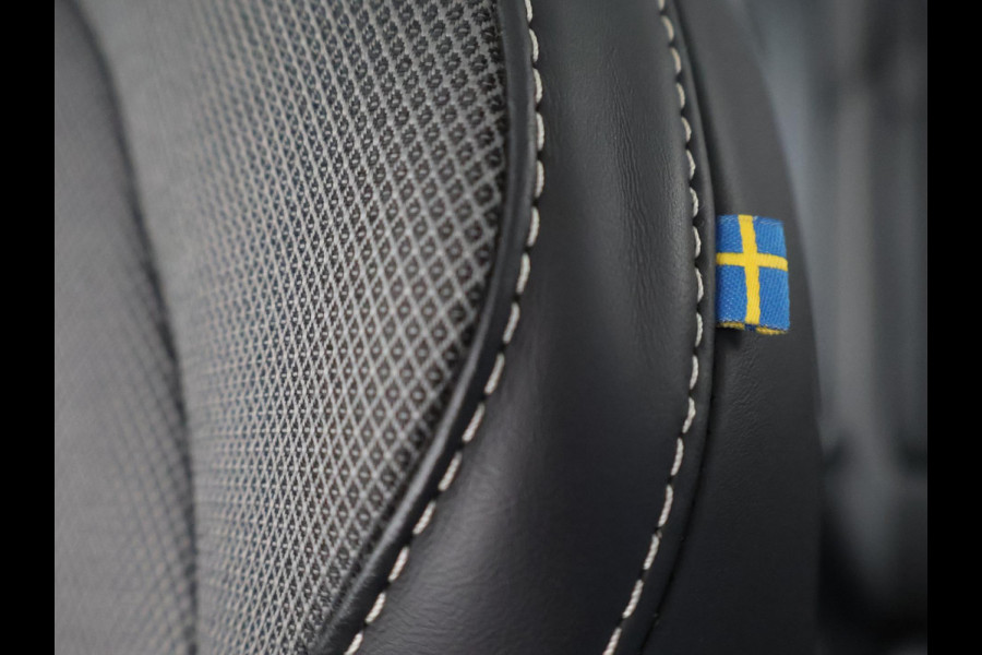 Volvo V60 2.0 T4 190 PK R-DESIGN + PANORAMADAK | WEGKL. TREKHAAK | STUURVERW. | ADAPTIVE CRUISE CONTROL