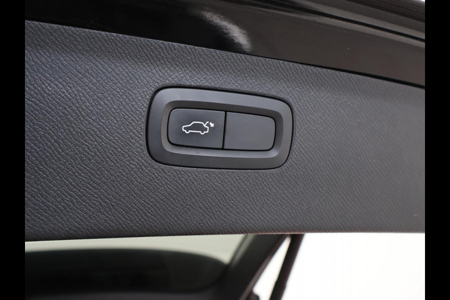 Volvo XC90 2.0 T6 AWD 310 PK INSCRIPTION + ELEK. TREKHAAK 2700 KG! | HK | ADAPTIVE CRUISE | CARPLAY