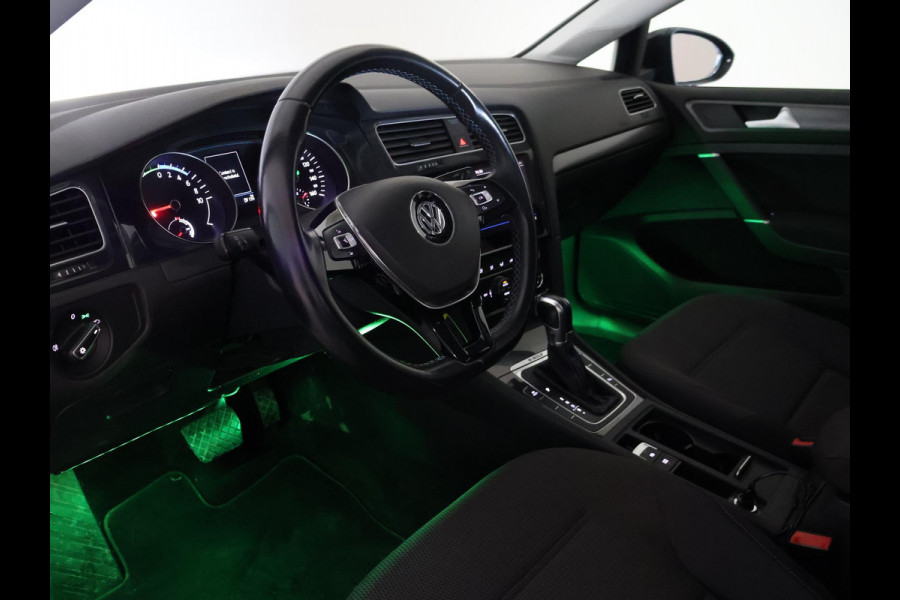 Volkswagen e-Golf Aut. + APPLE CARPLAY | FULL LED | CAMERA | SFEERVERLICHTING | NAVIGATIE